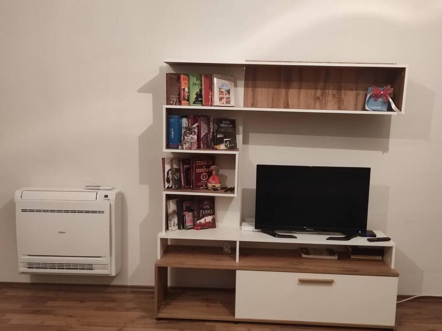 Modern Apartment In Tiranë Luaran gambar